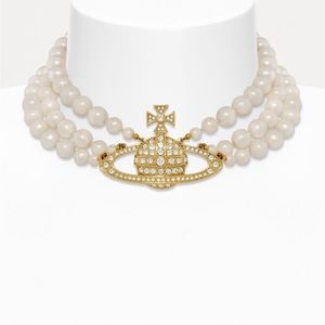 Authentic-Vivienne Westwood THREE ROW
PEARL BAS RELIEF CHOKER Gold tone
